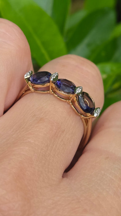 Vintage: 9ct Gold Iolite & Diamond Ring