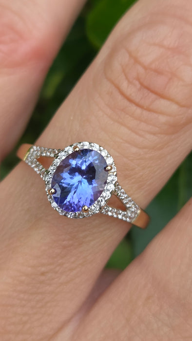 Vintage: 9ct Yellow Gold Tanzanite & White Spinel Cluster Ring