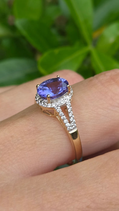 Vintage: 9ct Yellow Gold Tanzanite & White Spinel Cluster Ring