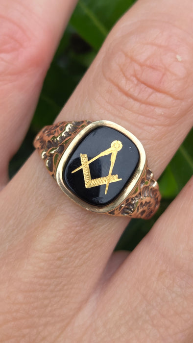 Vintage: 9ct Yellow Gold Black Onyx Masonic Signet Ring — From 1986