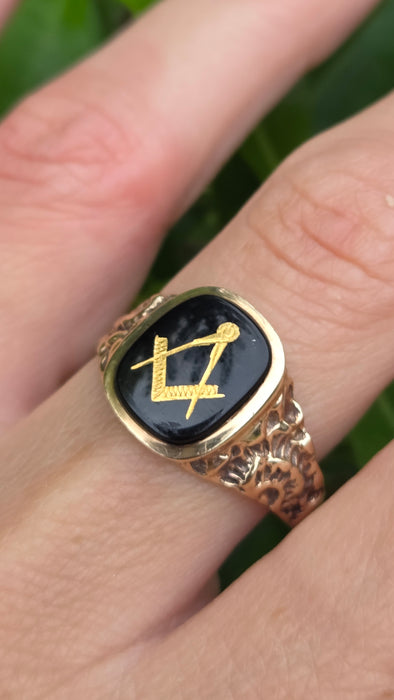 Vintage: 9ct Yellow Gold Black Onyx Masonic Signet Ring — From 1986