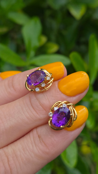 1196: Vintage: 18ct Yellow Gold Amethyst & Diamond Stud Earrings