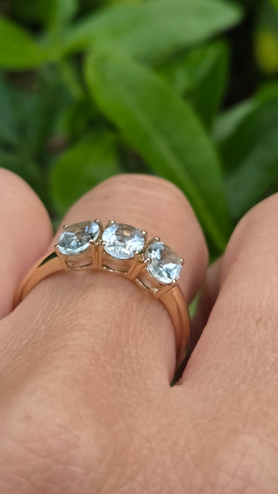 Vintage: 10ct Yellow Gold Aquamarine Trilogy Ring
