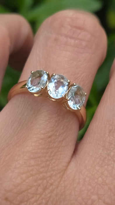 Vintage: 10ct Yellow Gold Aquamarine Trilogy Ring