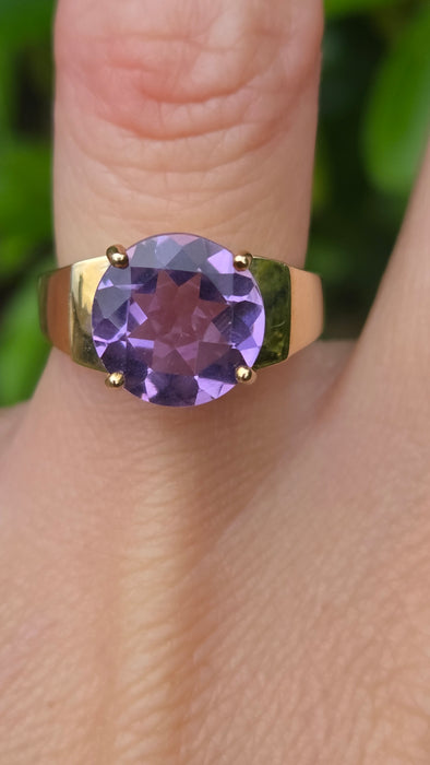 Vintage: 9ct Gold Amethyst Signet Ring