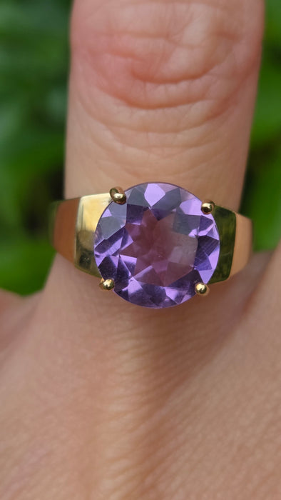 Vintage: 9ct Gold Amethyst Signet Ring