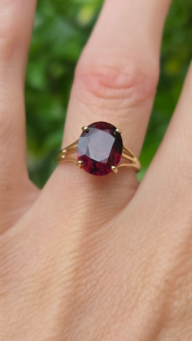 Vintage: 9ct Yellow Gold Almandine Garnet Cluster Dress Ring