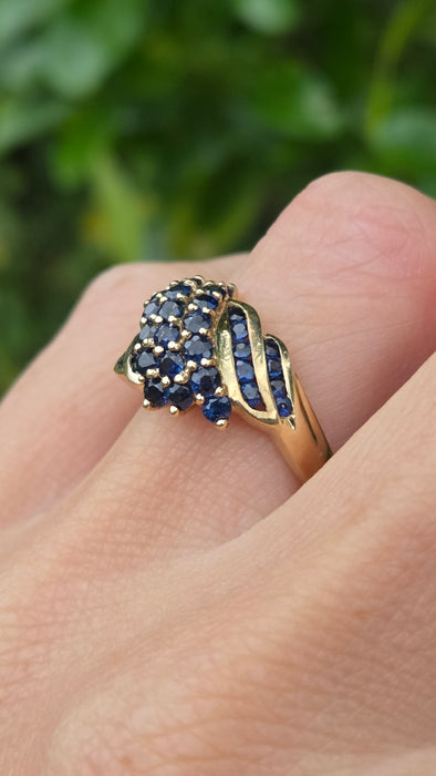 Vintage: 9ct White Gold Blue Topaz & Diamond Shoulder Ring