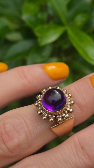Vintage: 9ct Gold Round Cabochon Amethyst Cocktail Ring — From 1970