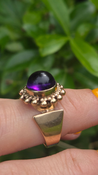 Vintage: 9ct Gold Round Cabochon Amethyst Cocktail Ring — From 1970