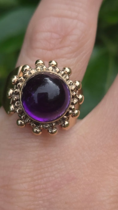 Vintage: 9ct Gold Round Cabochon Amethyst Cocktail Ring — From 1970