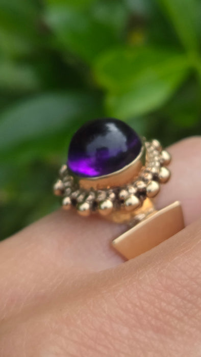Vintage: 9ct Gold Round Cabochon Amethyst Cocktail Ring — From 1970