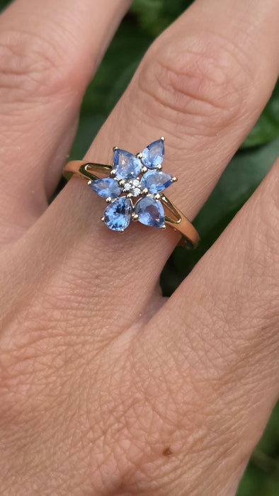 Vintage: 9ct Yellow Gold Blue & White Spinel Floral Dress Ring