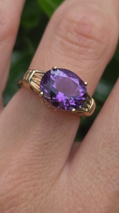Vintage: 9ct Yellow Gold Amethyst Solitaire Signet Ring