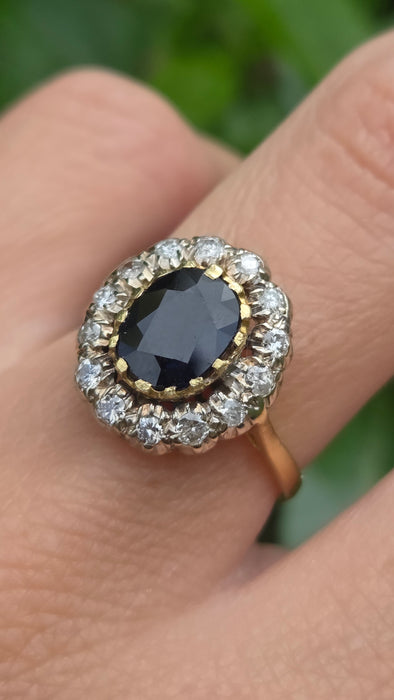 Vintage: 18ct Gold Sapphire & Diamond Oval Cluster Ring — 0.35ct
