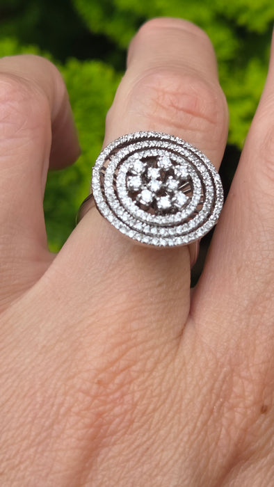 Modern: 18ct White Gold Diamond Concentric Dress Ring — 1.00ct