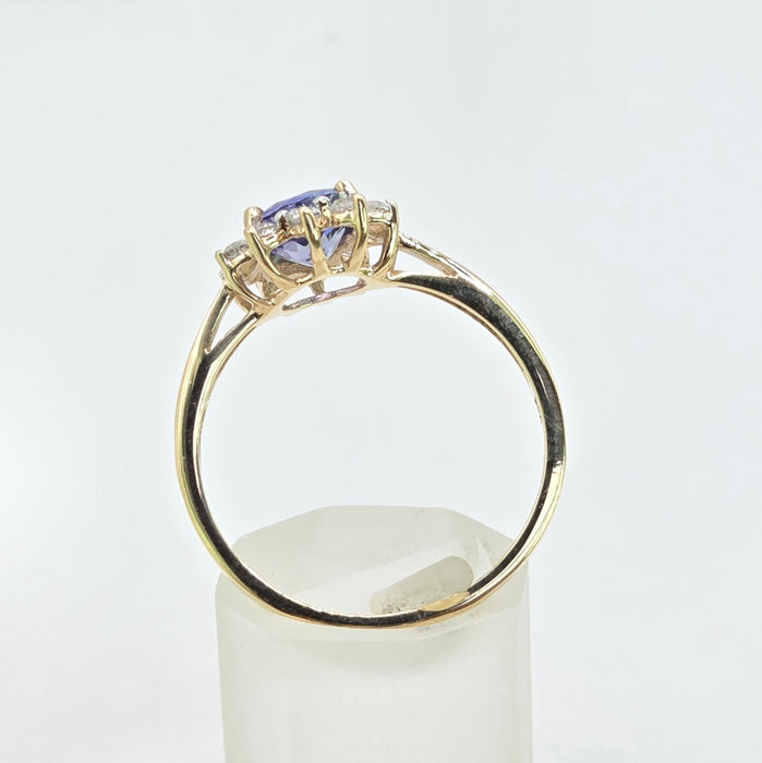 Vintage: 9ct Yellow Gold Tanzanite & White Topaz Floral Cluster Ring