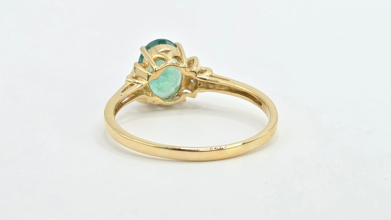 Vintage: 9ct Yellow Gold Emerald & Diamond Ring