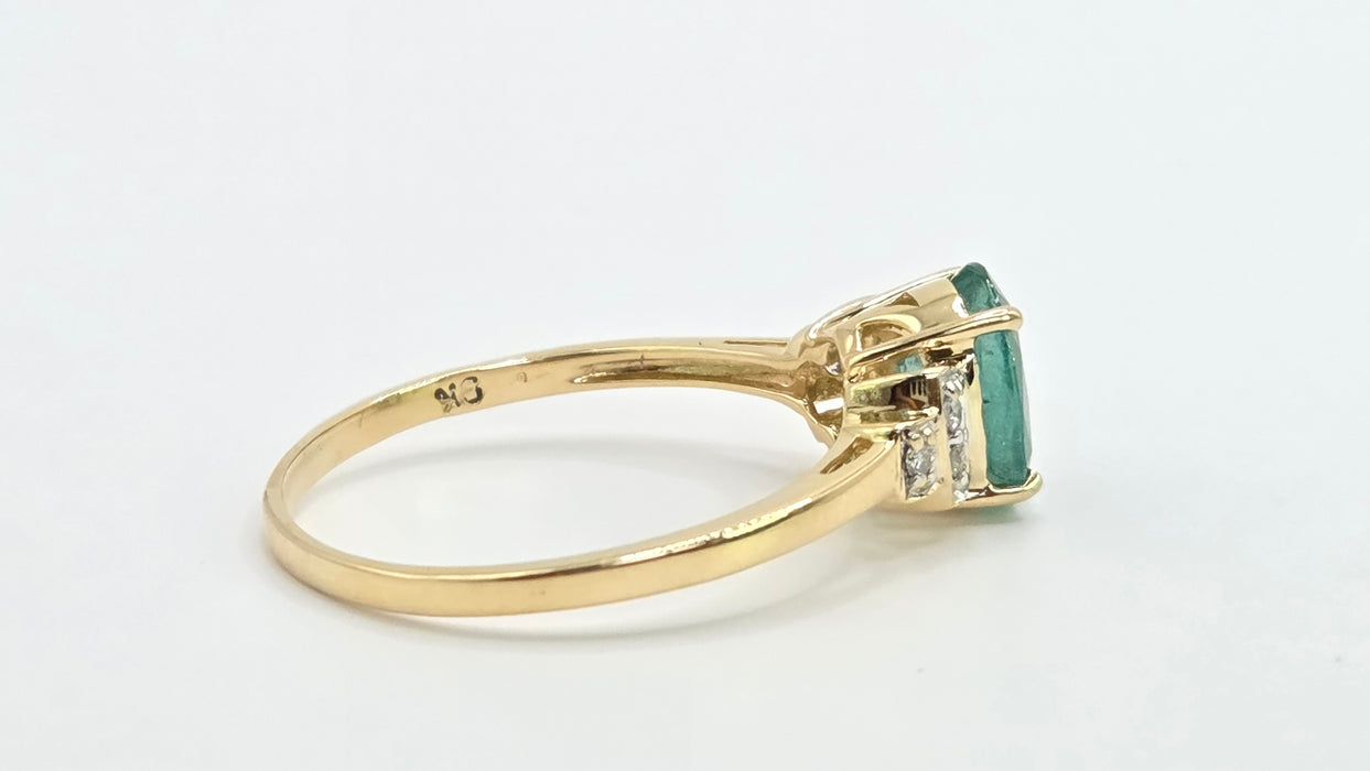 Vintage: 9ct Yellow Gold Emerald & Diamond Ring
