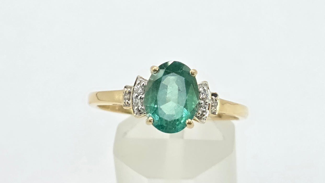 Vintage: 9ct Yellow Gold Emerald & Diamond Ring
