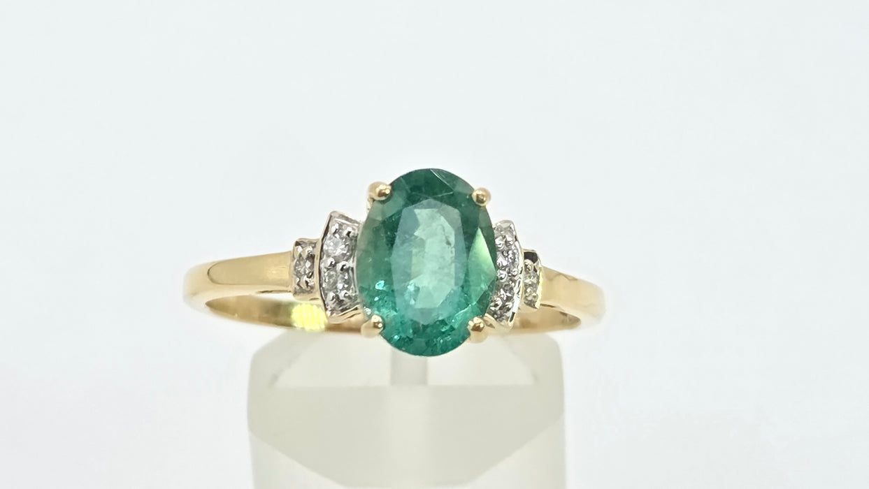 Vintage: 9ct Yellow Gold Emerald & Diamond Ring
