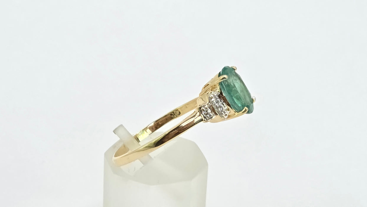 Vintage: 9ct Yellow Gold Emerald & Diamond Ring
