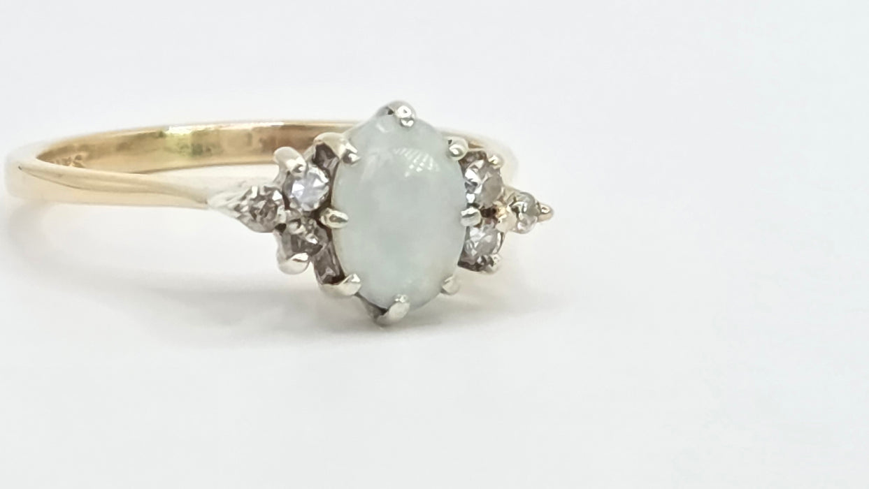 Vintage: 9ct Yellow Gold Opal & Diamond Trefoil Ring — From 1984