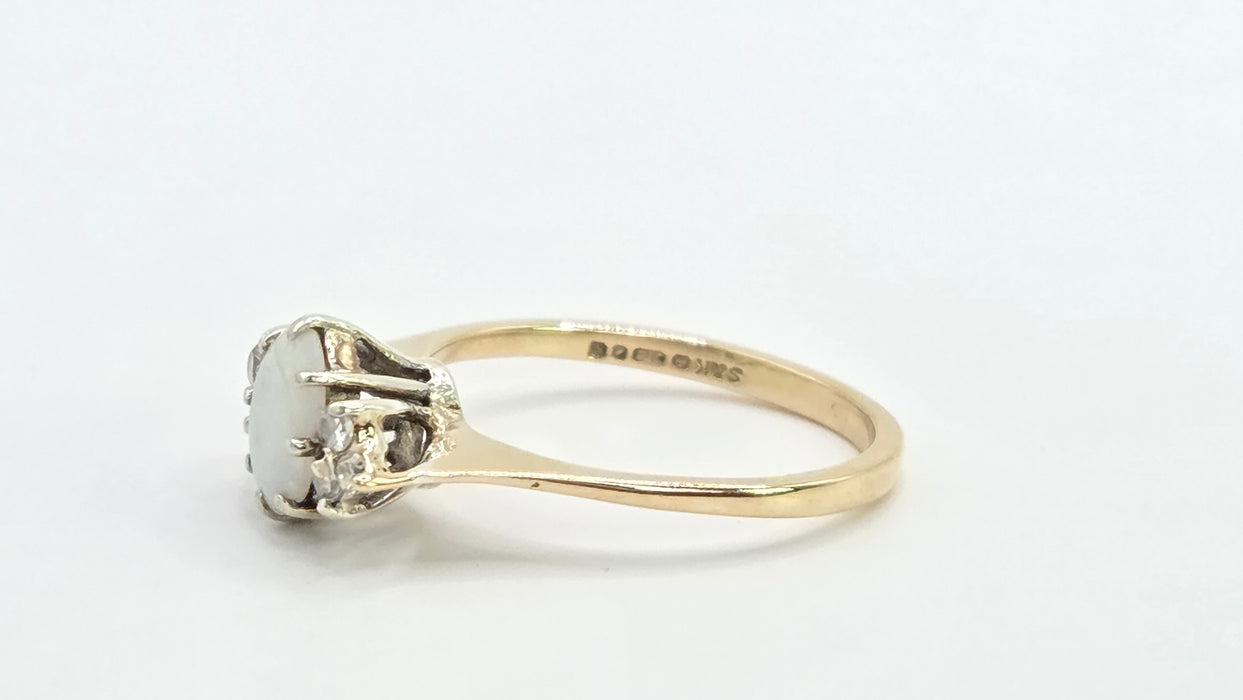 Vintage: 9ct Yellow Gold Opal & Diamond Trefoil Ring — From 1984
