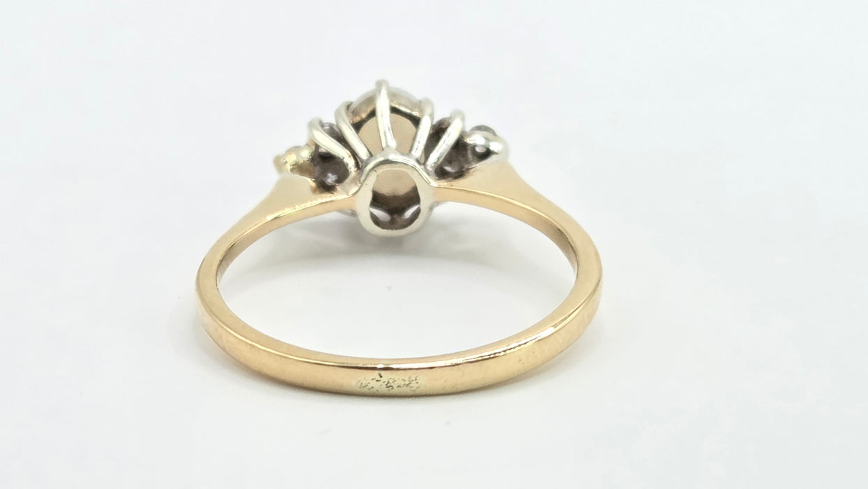 Vintage: 9ct Yellow Gold Opal & Diamond Trefoil Ring — From 1984