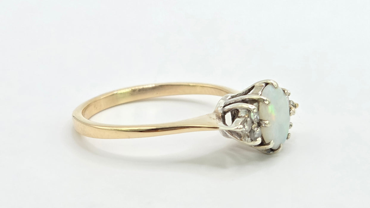 Vintage: 9ct Yellow Gold Opal & Diamond Trefoil Ring — From 1984