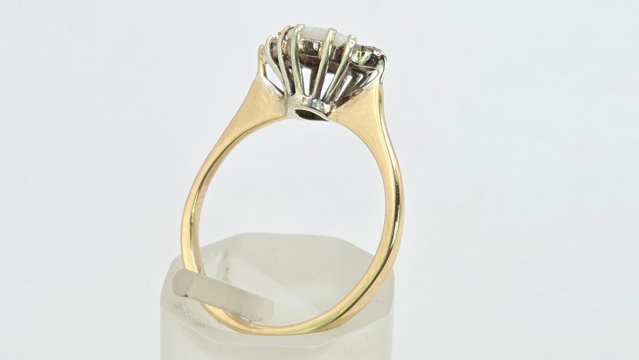 Vintage: 9ct Yellow Gold Opal & Diamond Trefoil Ring — From 1984