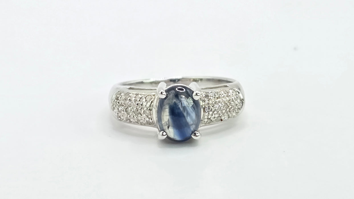Vintage: 9ct White Gold Cabochon Sapphire & Diamond Ring