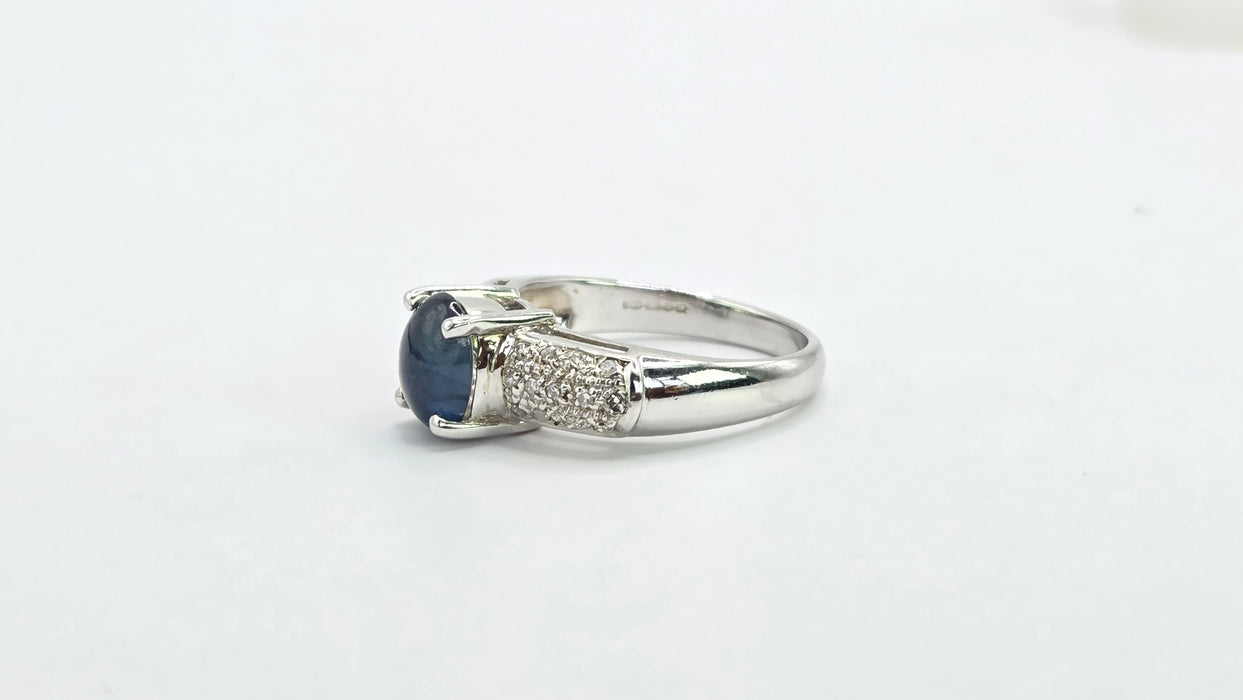 Vintage: 9ct White Gold Cabochon Sapphire & Diamond Ring
