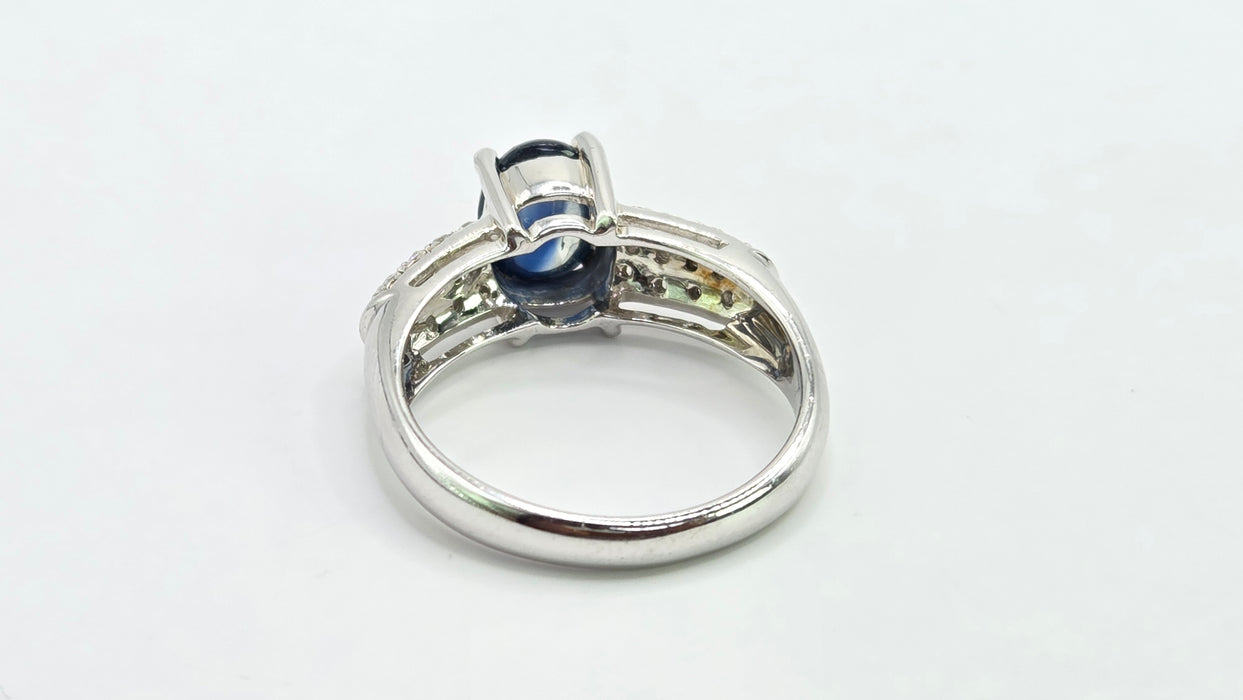 Vintage: 9ct White Gold Cabochon Sapphire & Diamond Ring