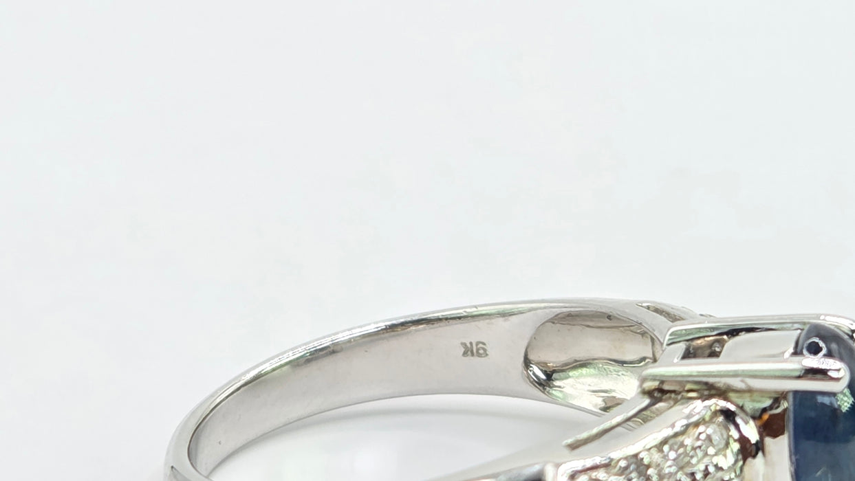Vintage: 9ct White Gold Cabochon Sapphire & Diamond Ring