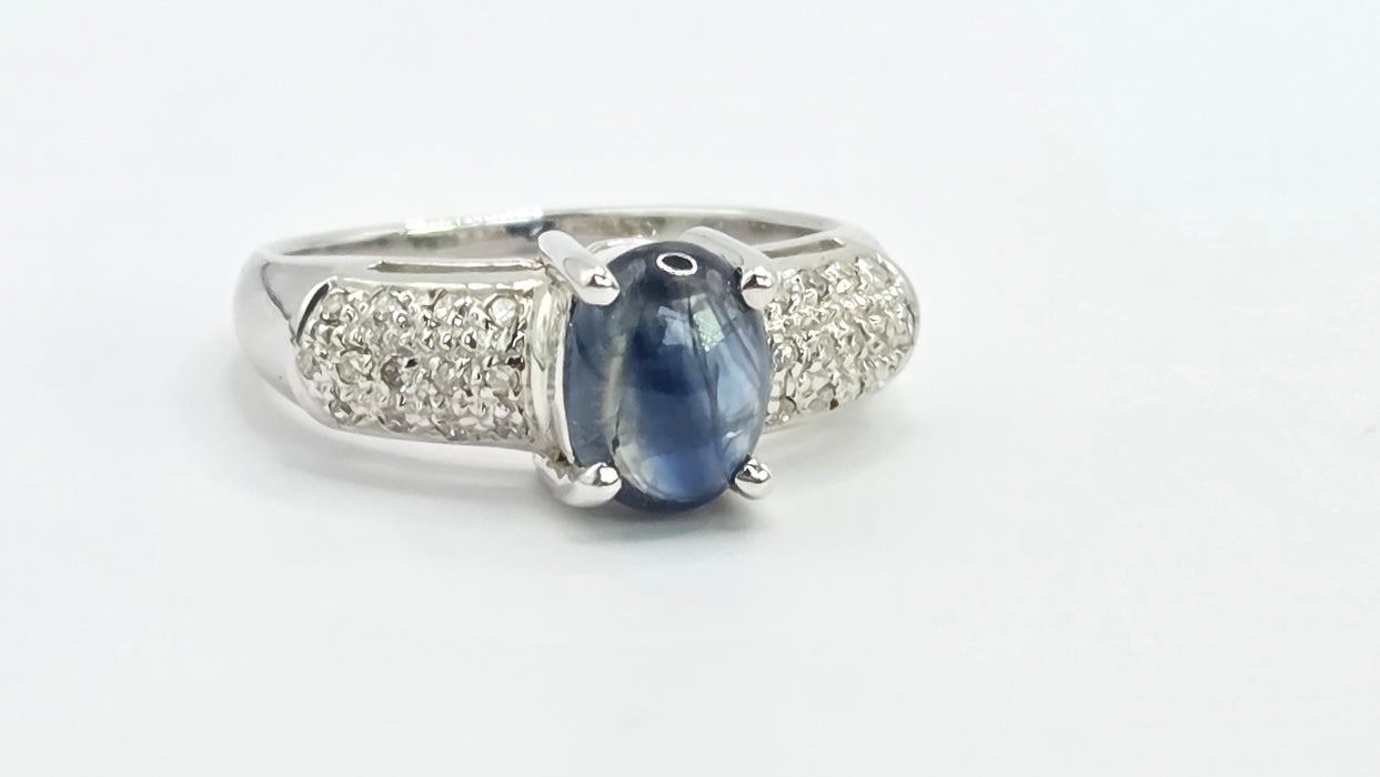 Vintage: 9ct White Gold Cabochon Sapphire & Diamond Ring