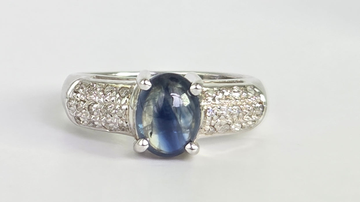 Vintage: 9ct White Gold Cabochon Sapphire & Diamond Ring