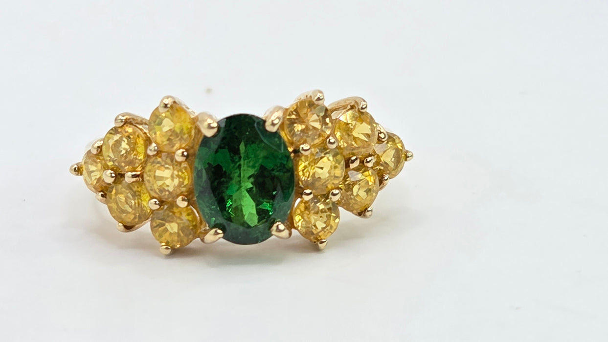 Vintage: 9ct Yellow Gold Green Diopside & Yellow Topaz Dress Ring