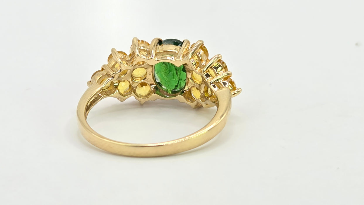 Vintage: 9ct Yellow Gold Green Diopside & Yellow Topaz Dress Ring