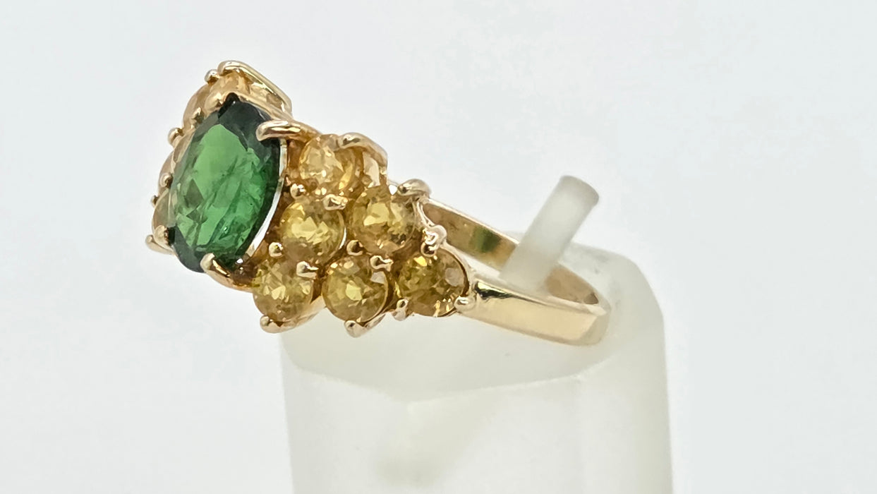 Vintage: 9ct Yellow Gold Green Diopside & Yellow Topaz Dress Ring