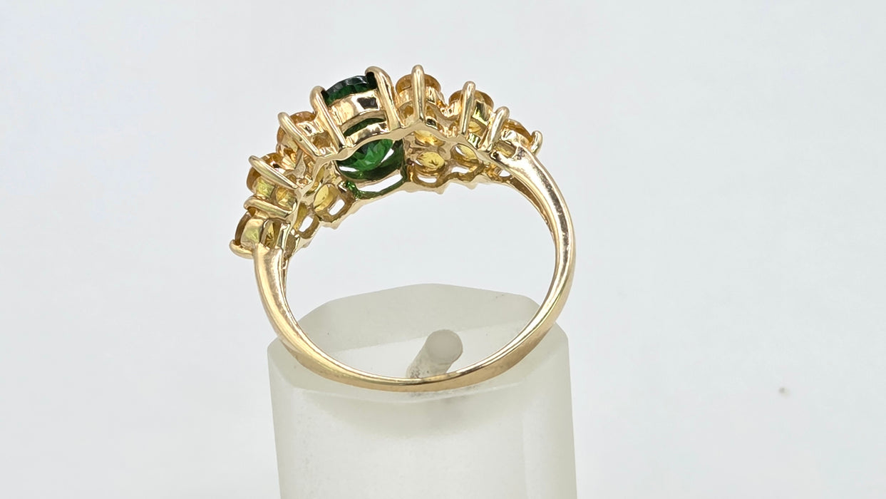 Vintage: 9ct Yellow Gold Green Diopside & Yellow Topaz Dress Ring