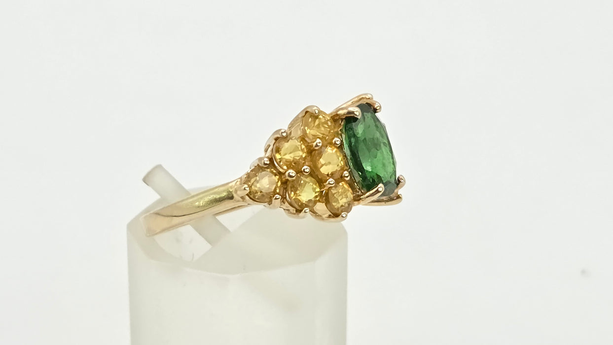 Vintage: 9ct Yellow Gold Green Diopside & Yellow Topaz Dress Ring