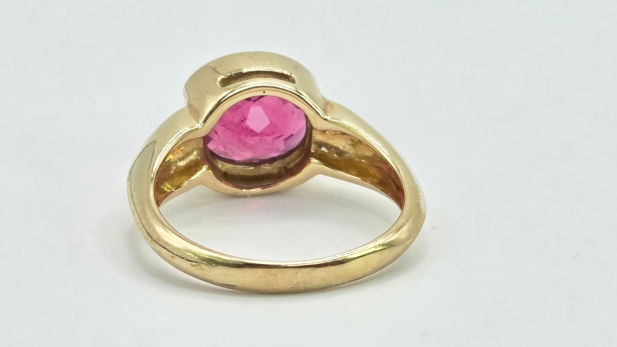 Vintage: 9ct Yellow Gold Rubellite Signet Ring