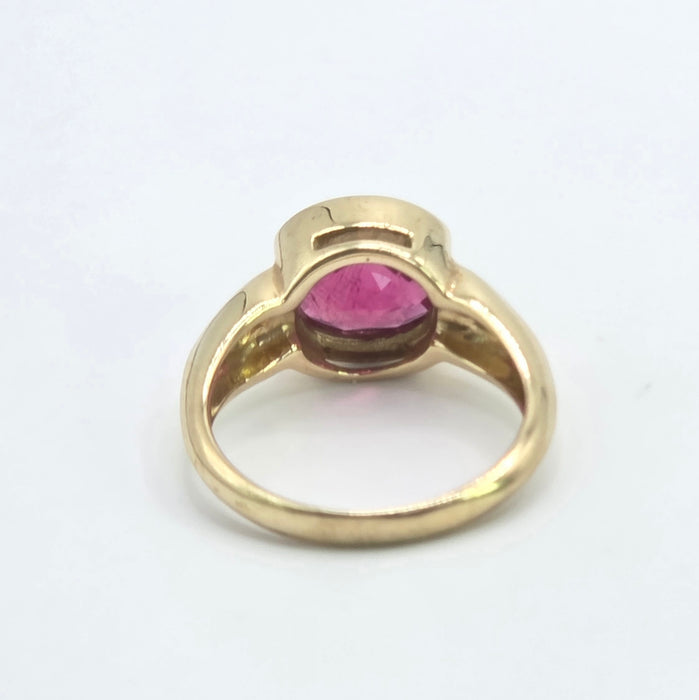 Vintage: 9ct Yellow Gold Rubellite Signet Ring