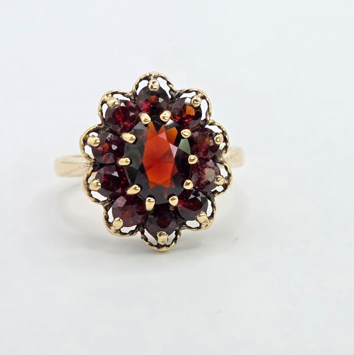 Vintage: 9ct Yellow Gold Garnet Flower Head Cluster Ring — From 1975