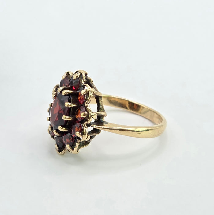 Vintage: 9ct Yellow Gold Garnet Flower Head Cluster Ring — From 1975
