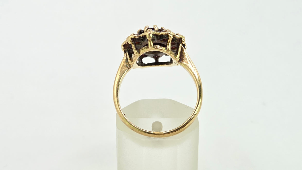 Vintage: 9ct Yellow Gold Garnet Flower Head Cluster Ring — From 1975