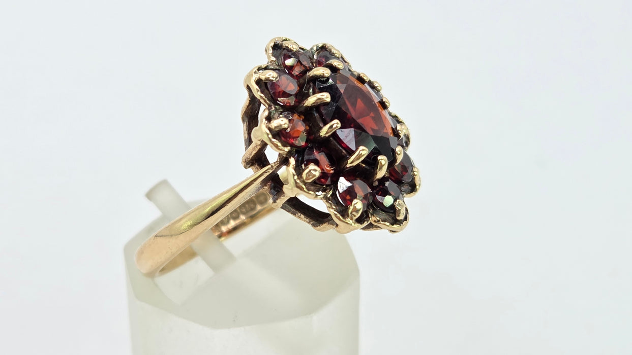 Vintage: 9ct Yellow Gold Garnet Flower Head Cluster Ring — From 1975