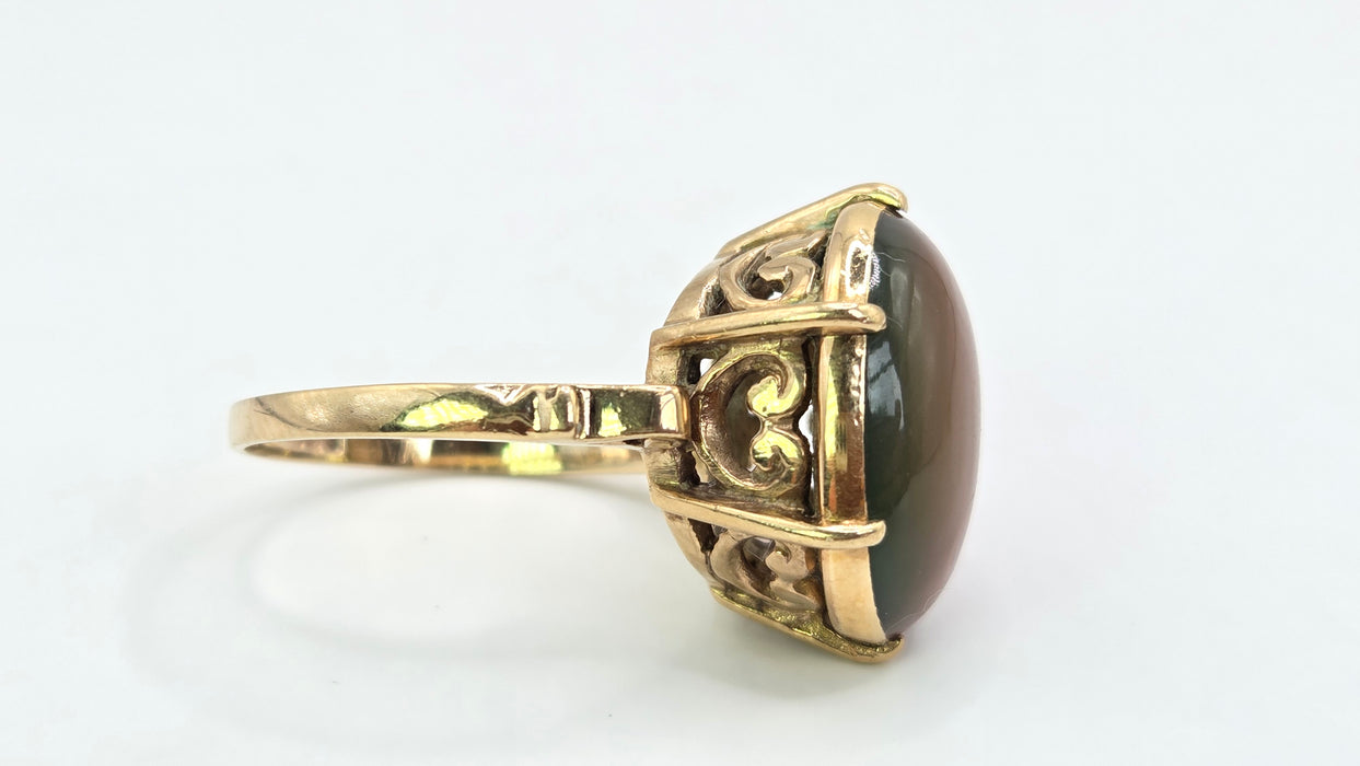 Vintage: 9ct Yellow Gold Green & Red Agate Signet Ring — From 1979