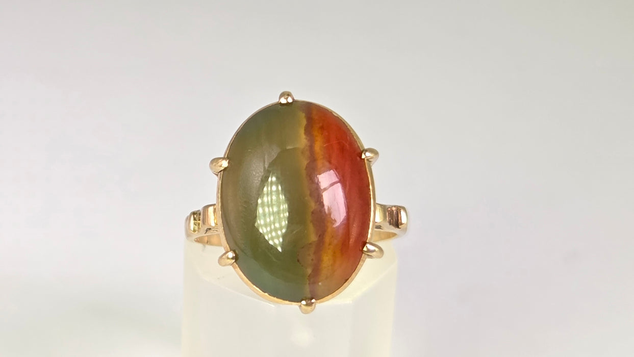 Vintage: 9ct Yellow Gold Green & Red Agate Signet Ring — From 1979